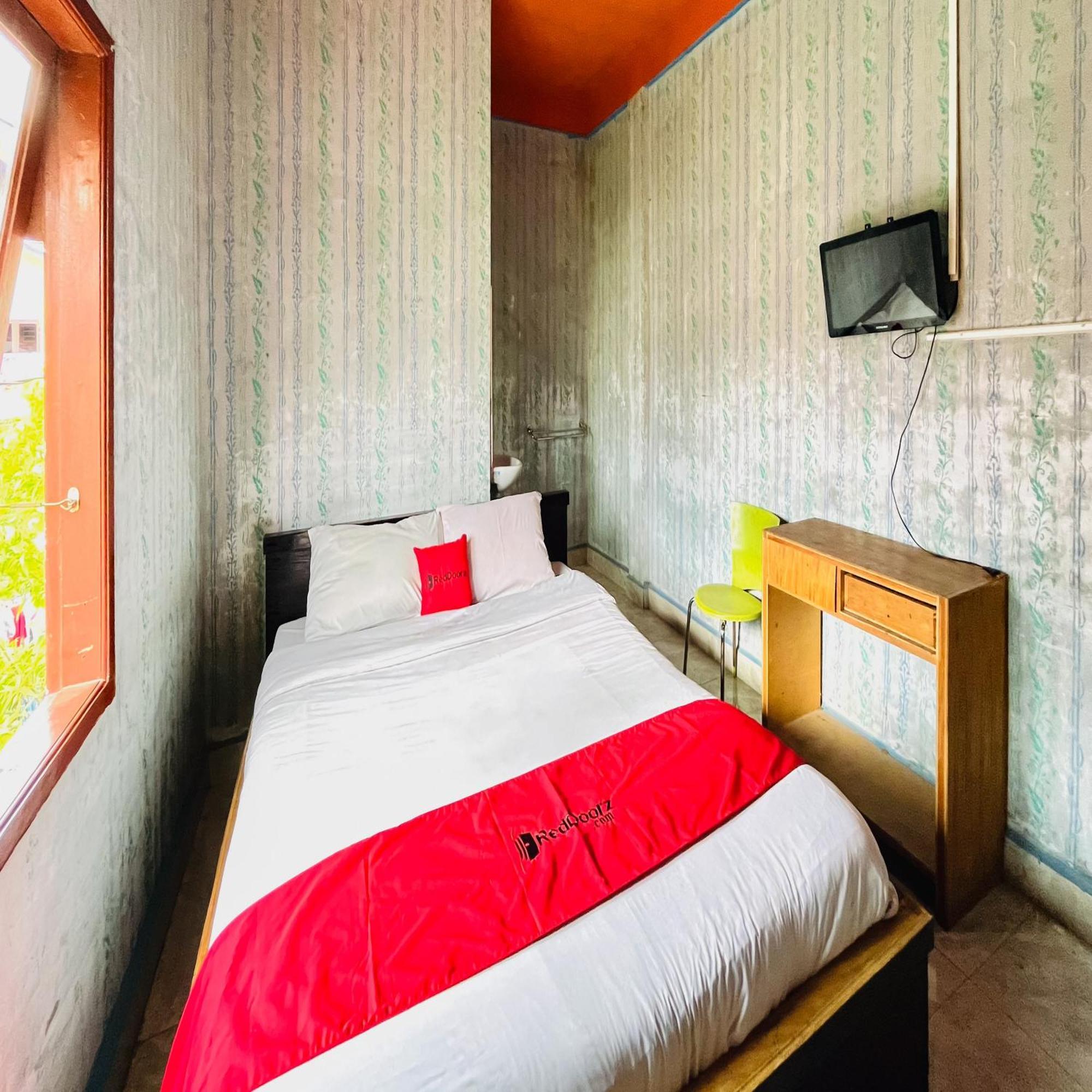 OYO 581 Serdika Pavilion Berastagi Bagian luar foto
